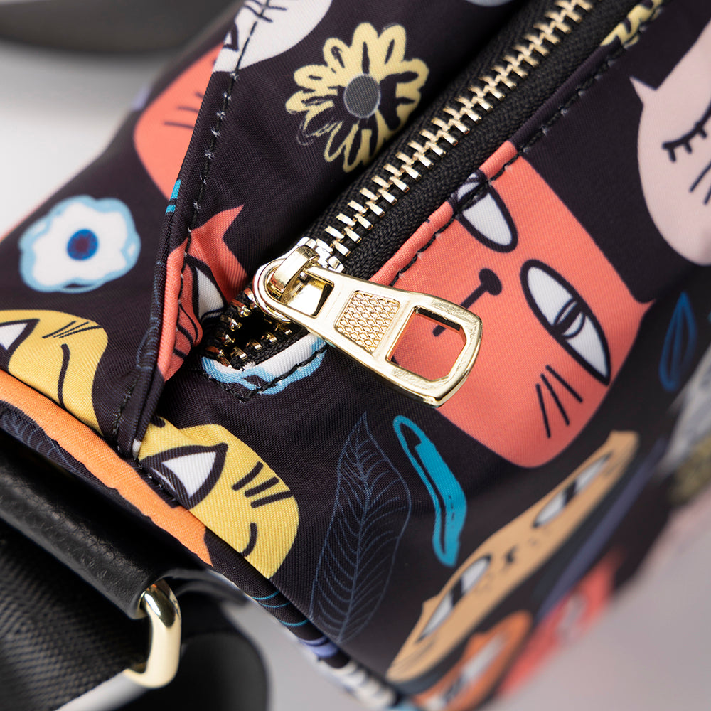 Unisex crossbody bag EFORA GO ( 4B-EG-1621-MANEKI NEKO )